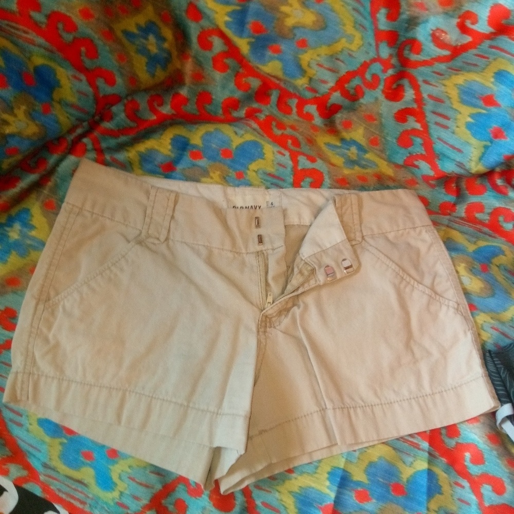 Old Navy Khaki shorts